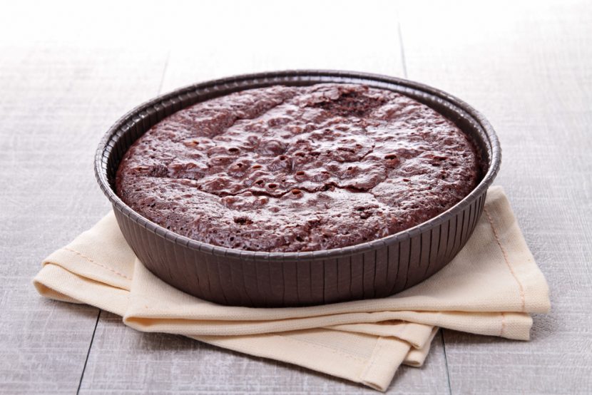 Przepis na Ciasto czekoladowe z orzechami laskowymi