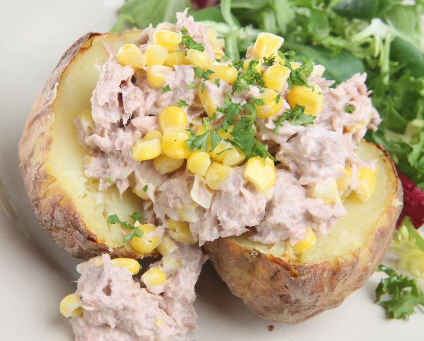 Przepis na Pieczone ziemniaki faszerowane tuńczykiem