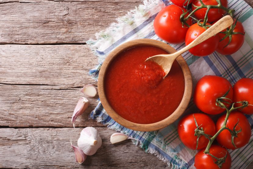 Przepis na Sos ze świeżych pomidorów z czosnkiem
