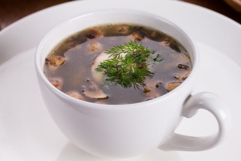 Przepis na Zupa z suszonych grzybów